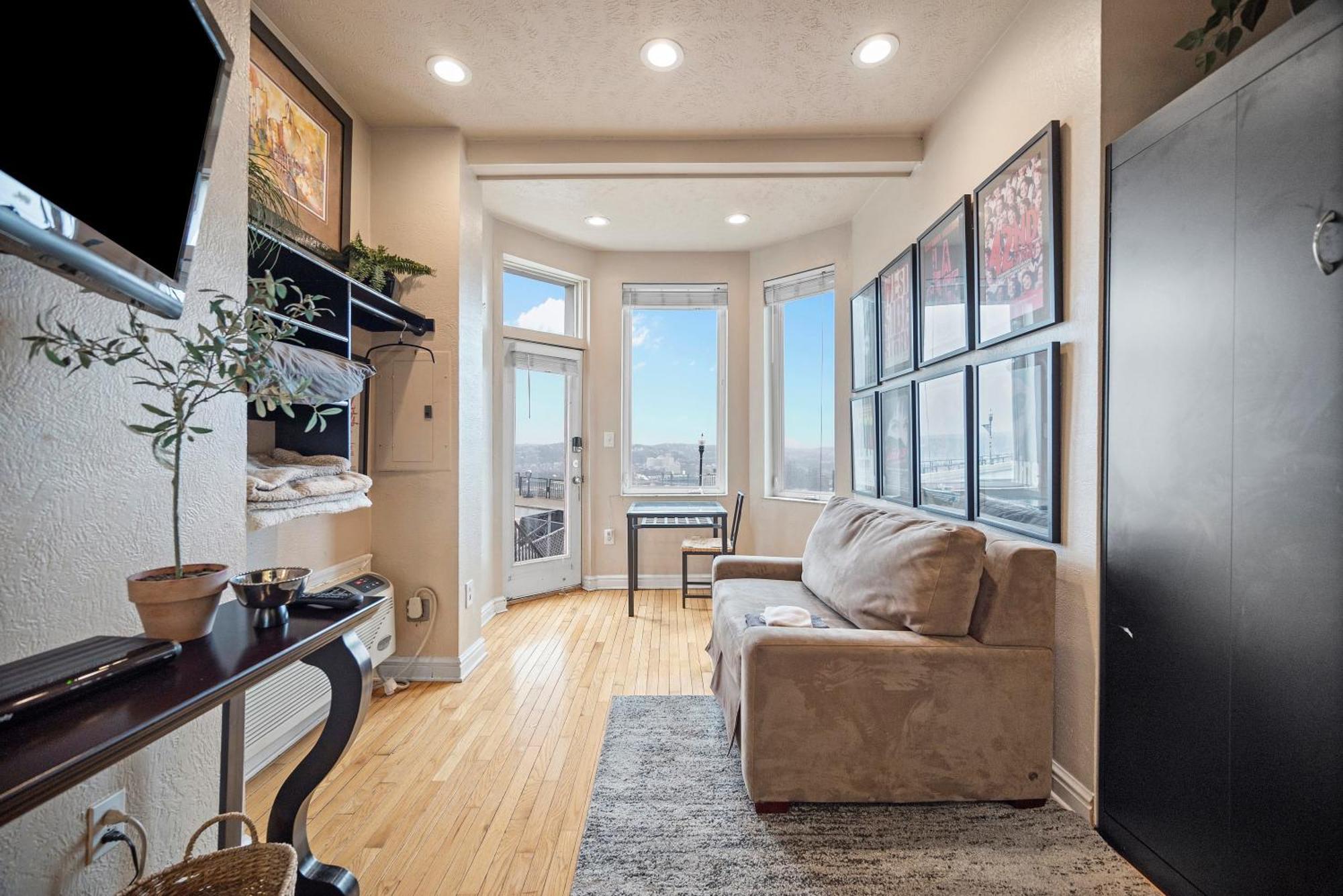 Апартаменти Charming Studio-Panoramic View-Your Pittsburgh Sanctuary Екстер'єр фото