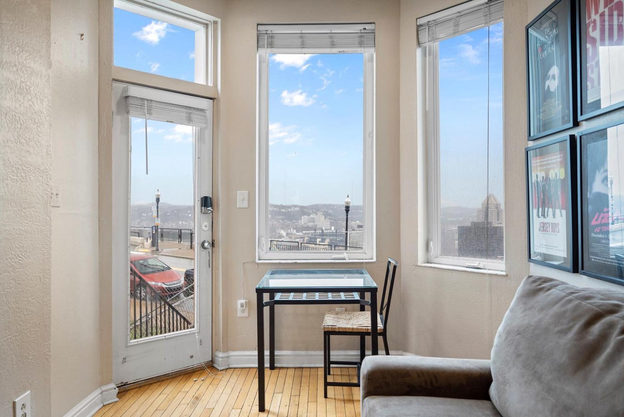 Апартаменти Charming Studio-Panoramic View-Your Pittsburgh Sanctuary Екстер'єр фото